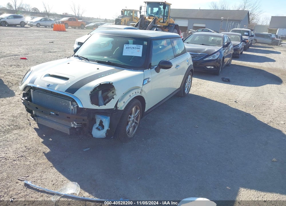 2012 MINI COOPER S VIN: WMWSV3C57CTY26752