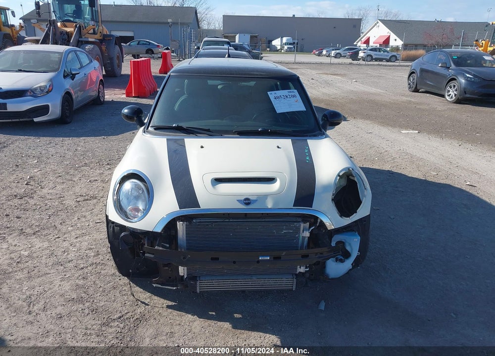 2012 MINI COOPER S VIN: WMWSV3C57CTY26752