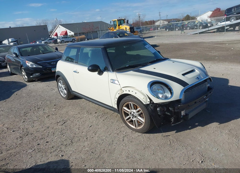 2012 MINI COOPER S VIN: WMWSV3C57CTY26752