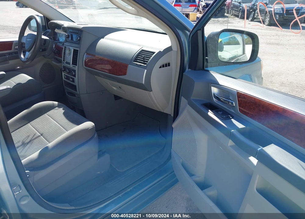 2009 CHRYSLER TOWN & COUNTRY TOURING VIN: 2A8HR54169R598048