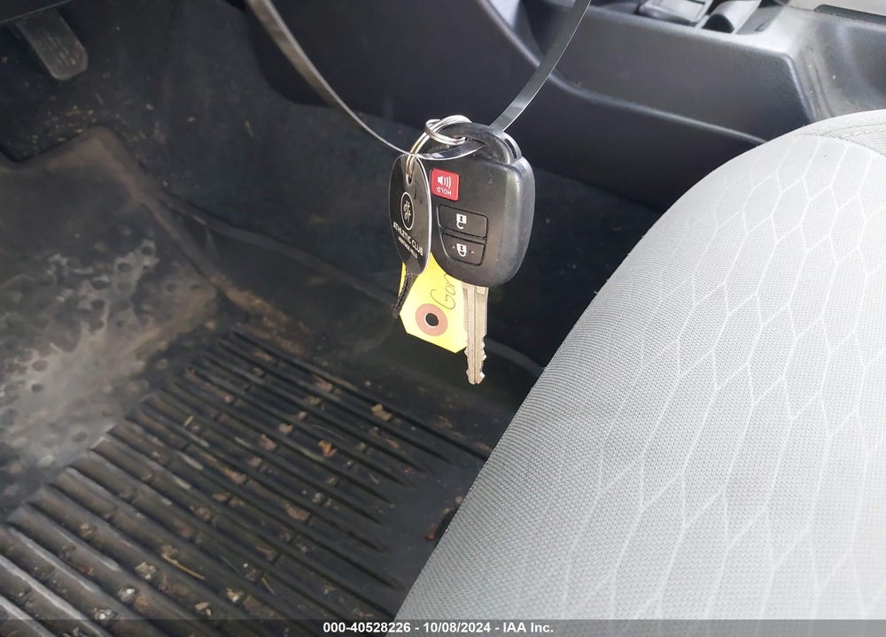 2018 TOYOTA TACOMA SR5 V6 VIN: 3TMCZ5AN7JM171160