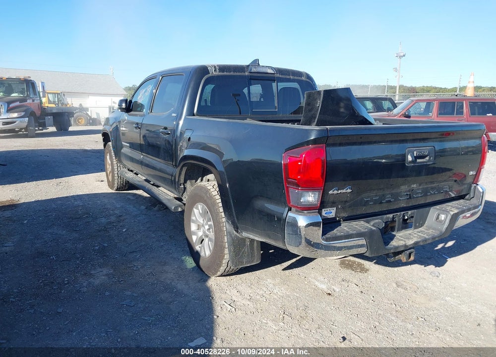 2018 TOYOTA TACOMA SR5 V6 VIN: 3TMCZ5AN7JM171160