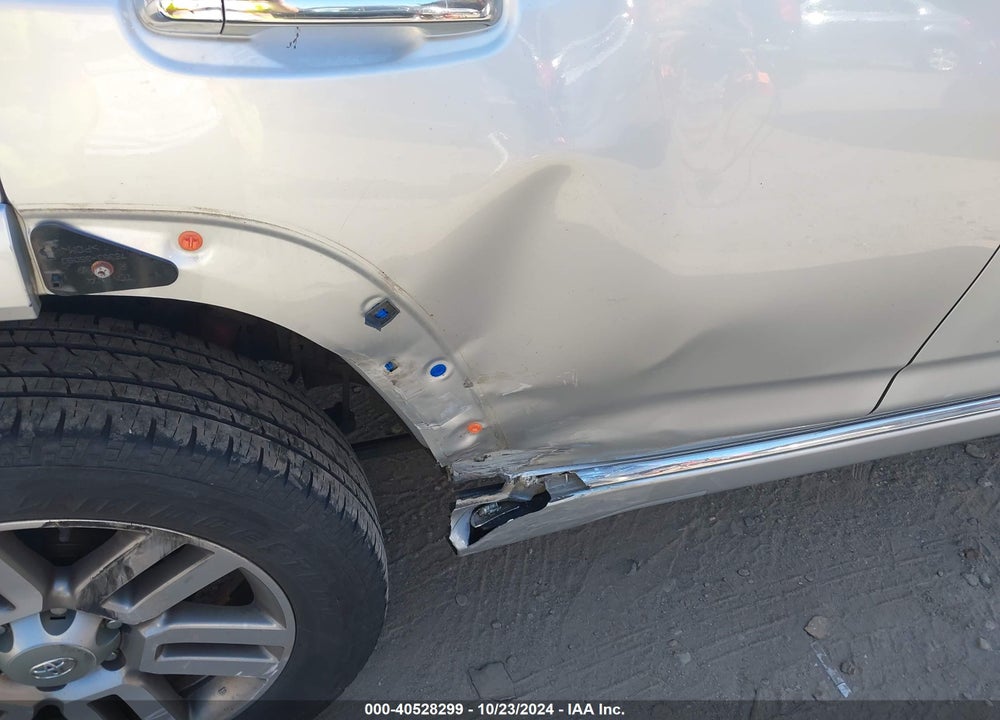 2011 TOYOTA 4RUNNER LIMITED V6 VIN: JTEBU5JR1B5044338