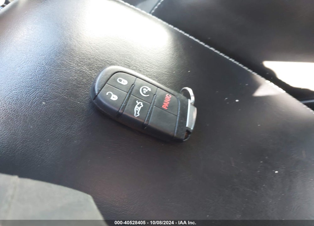 2018 CHRYSLER 300 300S VIN: 2C3CCABT0JH283471