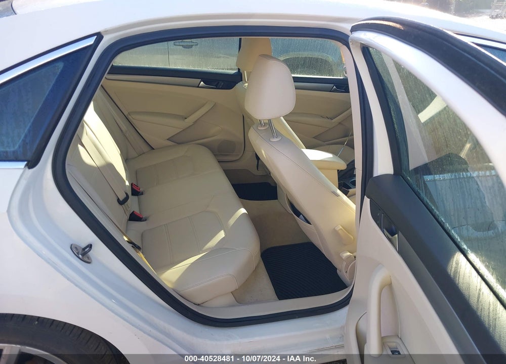 2014 VOLKSWAGEN PASSAT 2.0L TDI SE VIN: 1VWBN7A3XEC011926