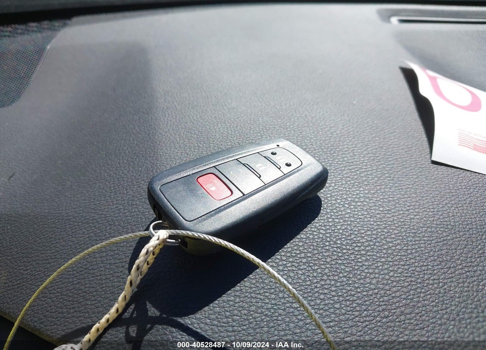 2022 TOYOTA RAV4 HYBRID XLE PREMIUM VIN: JTMB6RFV0ND068619
