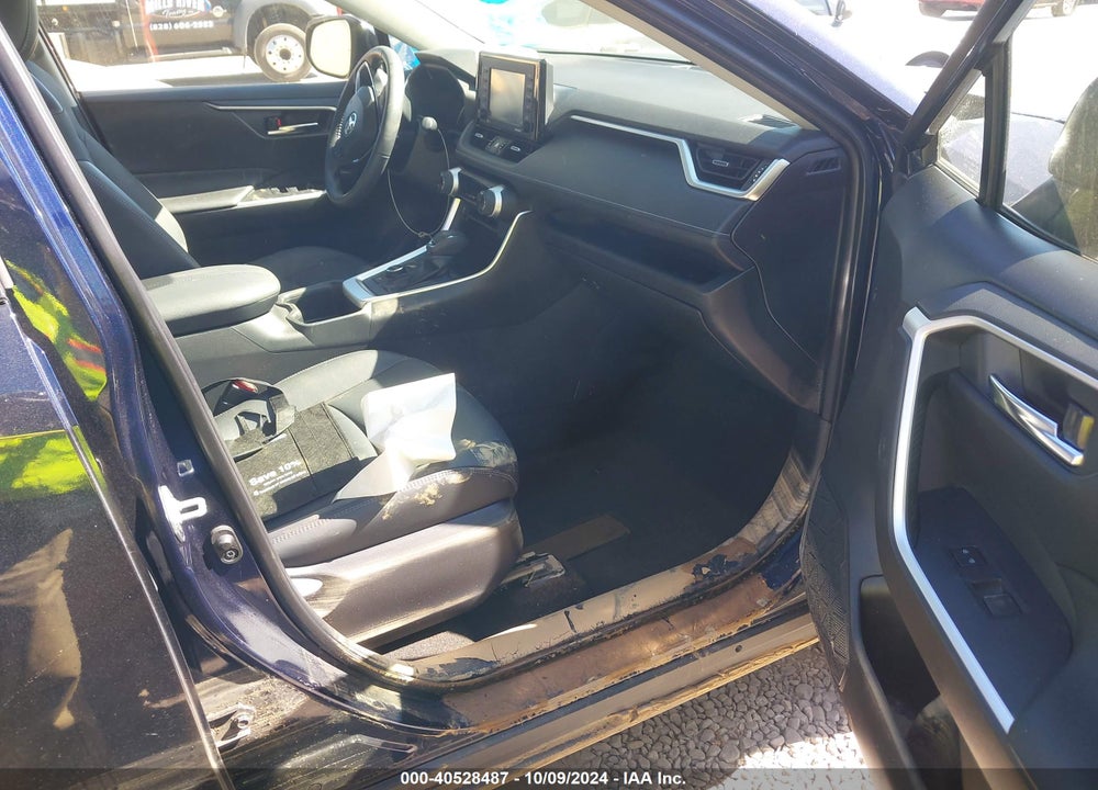 2022 TOYOTA RAV4 HYBRID XLE PREMIUM VIN: JTMB6RFV0ND068619