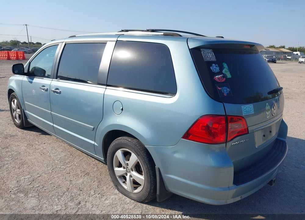 2010 VOLKSWAGEN ROUTAN SEL PREMIUM VIN: 2V4RW6DX0AR138361