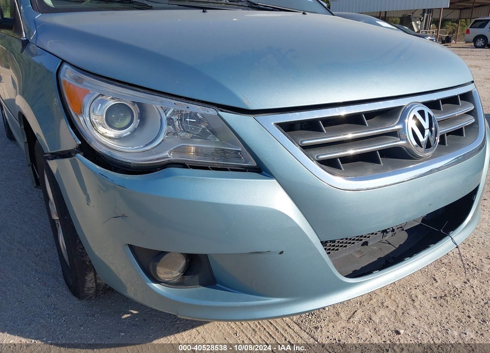 2010 VOLKSWAGEN ROUTAN SEL PREMIUM VIN: 2V4RW6DX0AR138361
