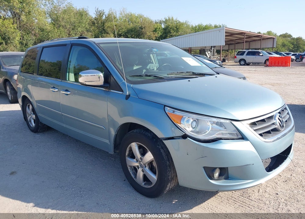 2010 VOLKSWAGEN ROUTAN SEL PREMIUM VIN: 2V4RW6DX0AR138361