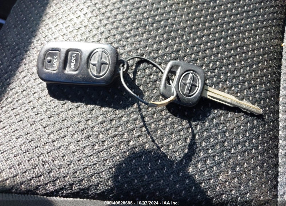 2005 SCION XB VIN: JTLKT324850213324