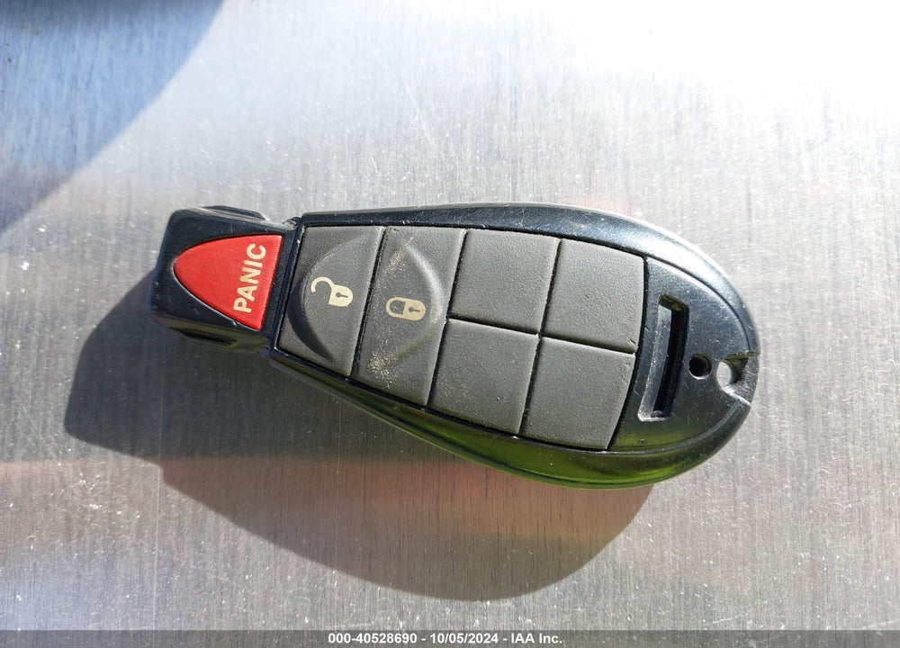 2012 DODGE GRAND CARAVAN SXT VIN: 2C4RDGCG7CR405330
