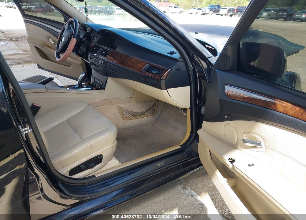 2008 BMW 528I VIN: WBANU53538CT01755