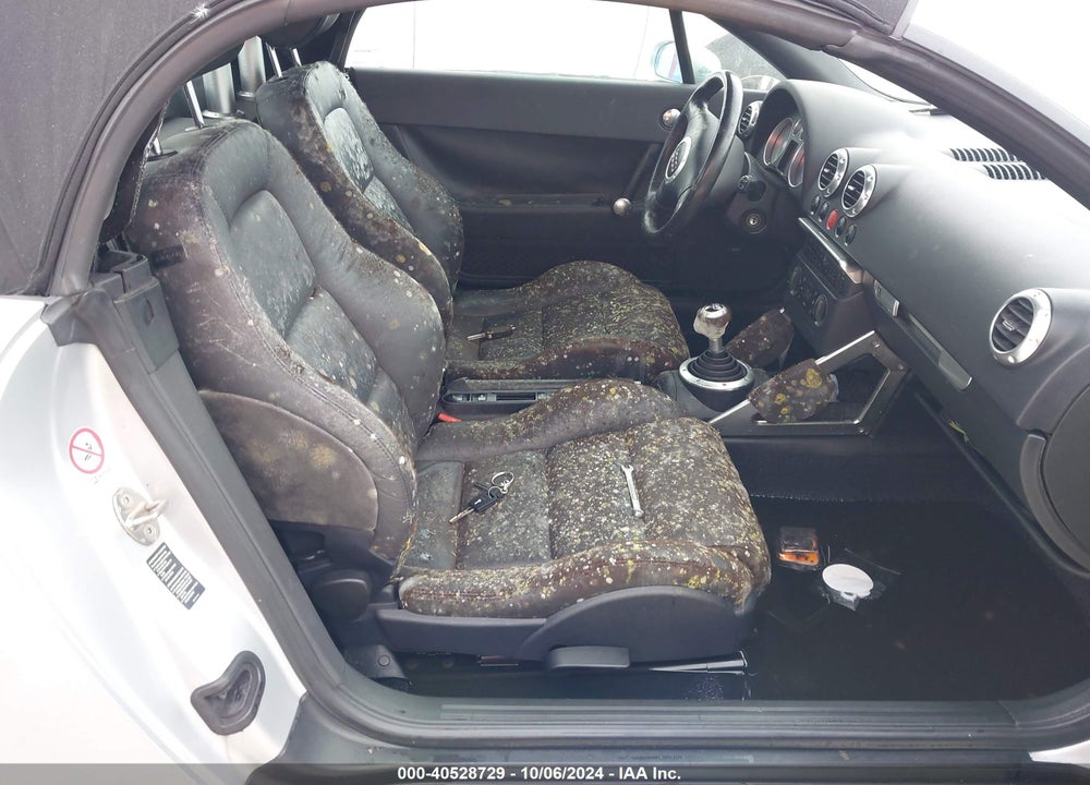 2001 AUDI TT VIN: TRUTX28N311011757