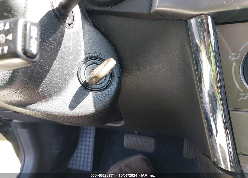 2006 TOYOTA MATRIX VIN: 2T1LR32E66C563372