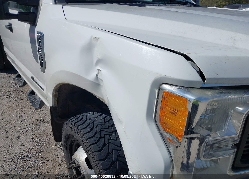 2017 FORD F-350 CHASSIS XL VIN: 1FD8W3HT3HEC91007