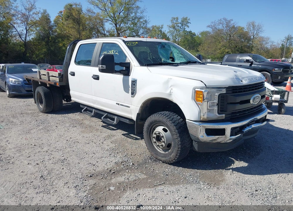 2017 FORD F-350 CHASSIS XL VIN: 1FD8W3HT3HEC91007
