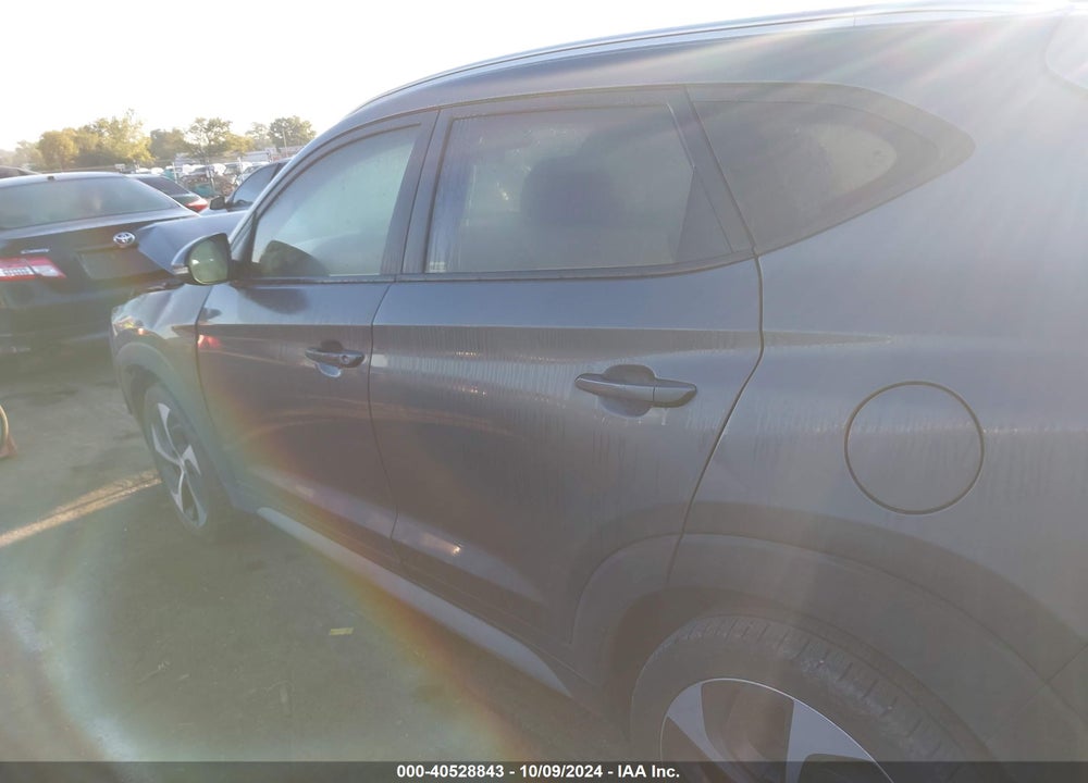 2018 HYUNDAI TUCSON SPORT VIN: KM8J33AL1JU731645