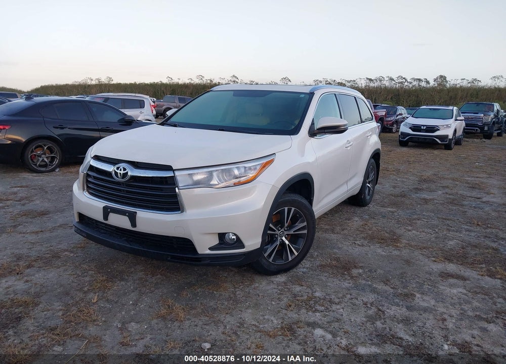 2016 TOYOTA HIGHLANDER XLE V6 VIN: 5TDJKRFH7GS338907