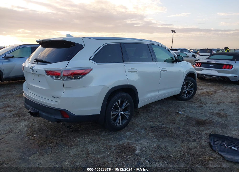 2016 TOYOTA HIGHLANDER XLE V6 VIN: 5TDJKRFH7GS338907