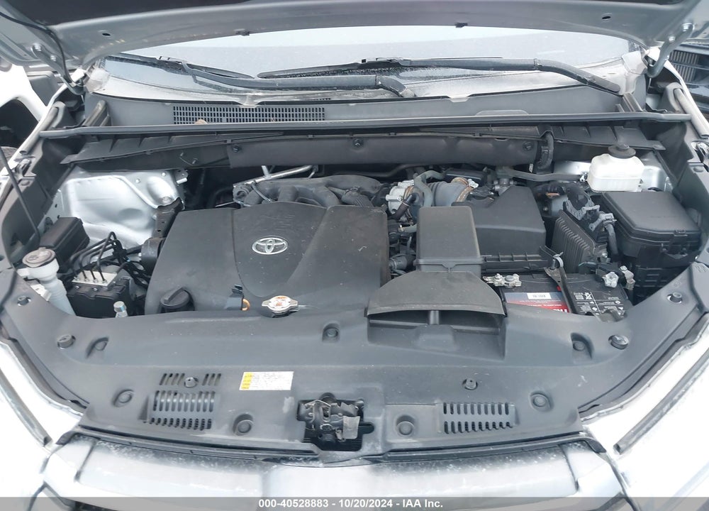2019 TOYOTA HIGHLANDER XLE VIN: 5TDKZRFH2KS575104