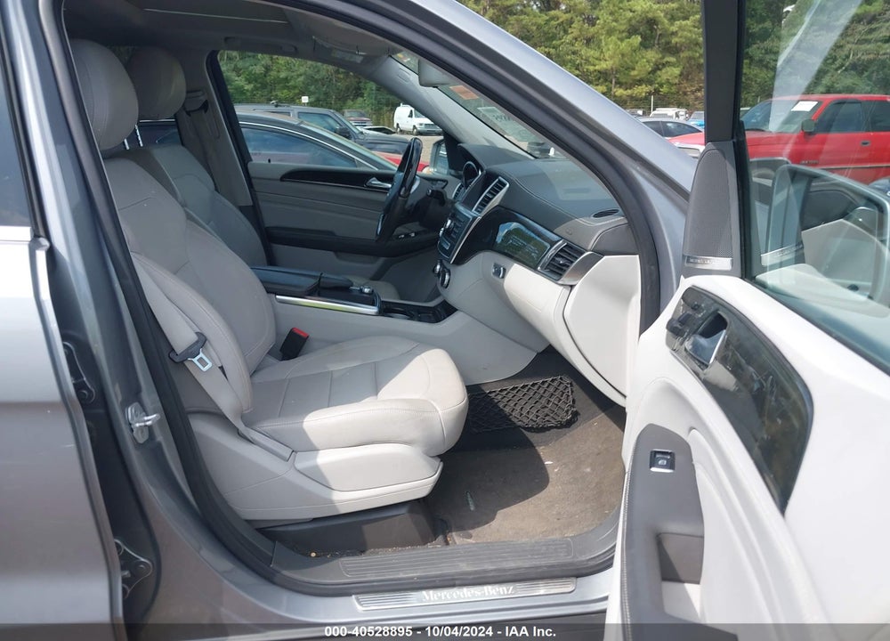 2015 MERCEDES-BENZ M-CLASS ML 400 VIN: 4JGDA5GB8FA535403