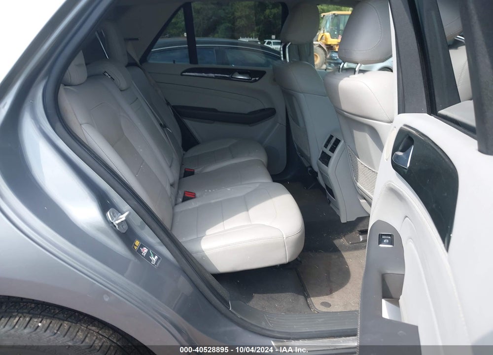 2015 MERCEDES-BENZ M-CLASS ML 400 VIN: 4JGDA5GB8FA535403