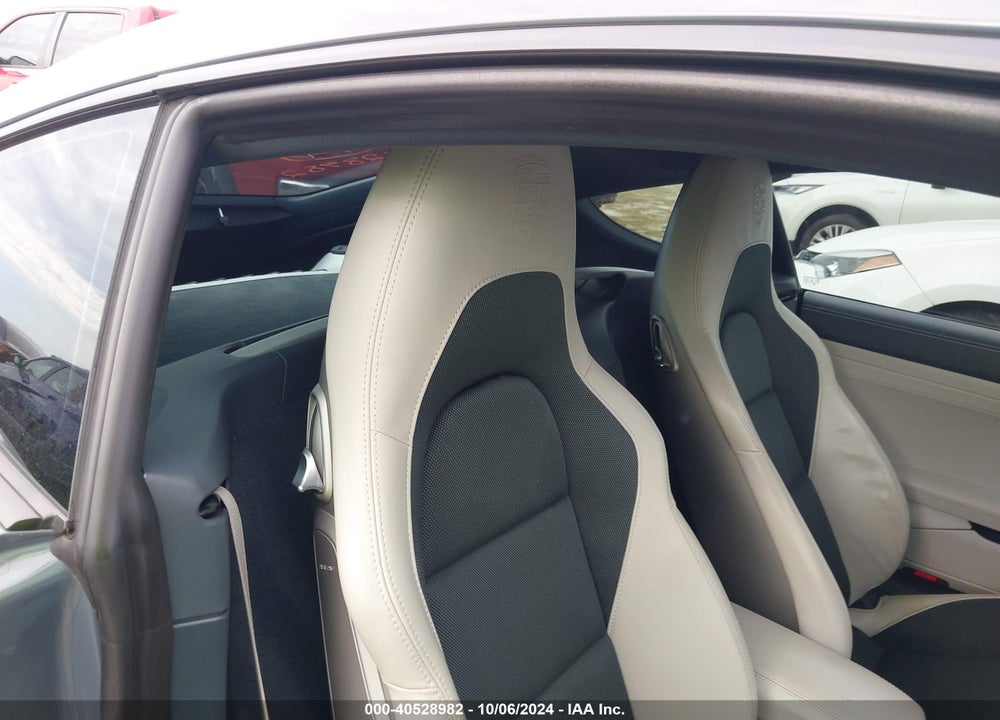 2018 PORSCHE 718 CAYMAN VIN: WP0AA2A80JK261619