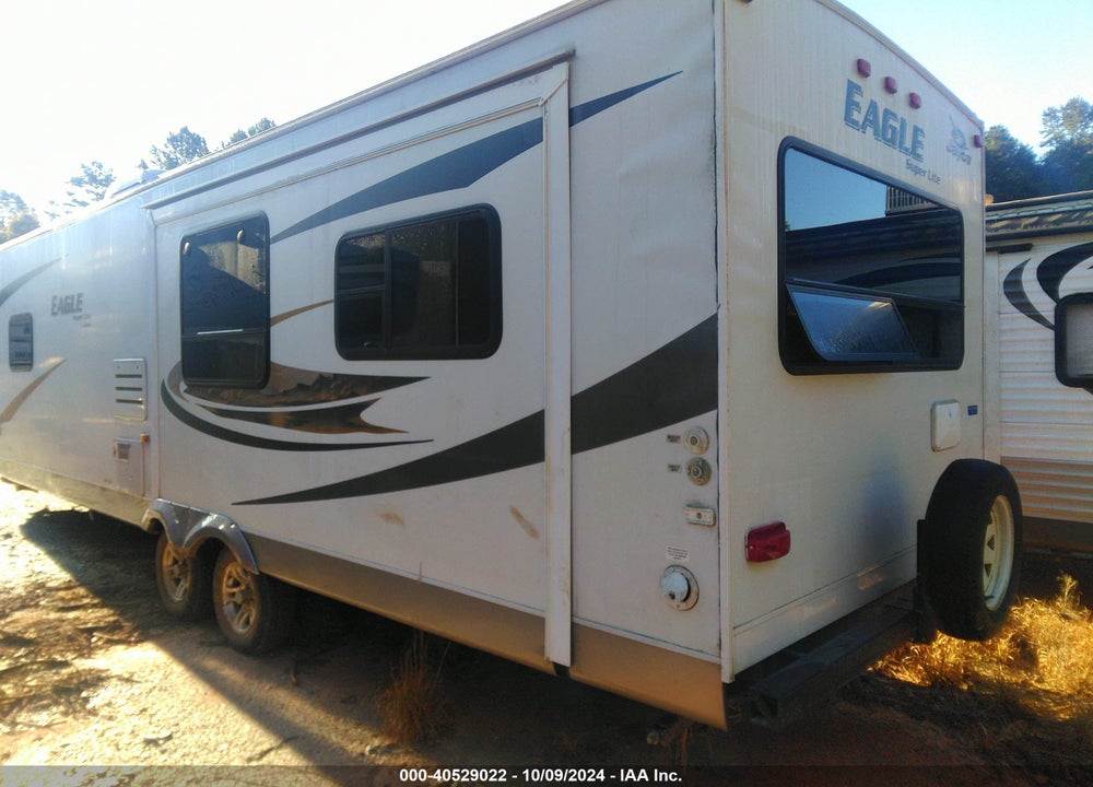 2010 EAGLE EASU VIN: 1UJBJ0BR4A1DG0061