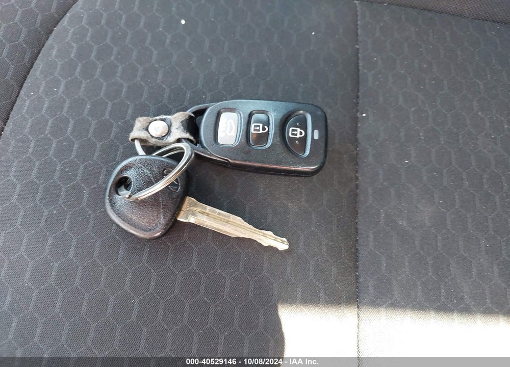 2019 HYUNDAI ELANTRA SE VIN: 5NPD74LF8KH496434