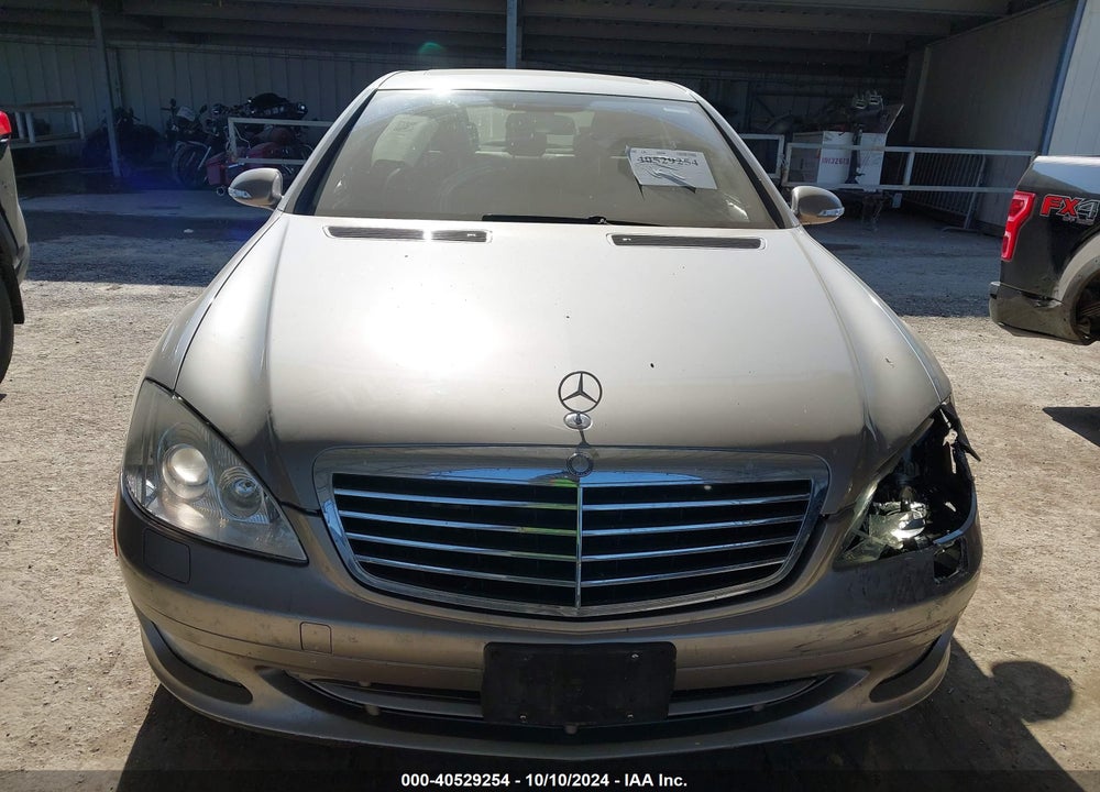 2008 MERCEDES-BENZ S 550 VIN: WDDNG71X58A151059