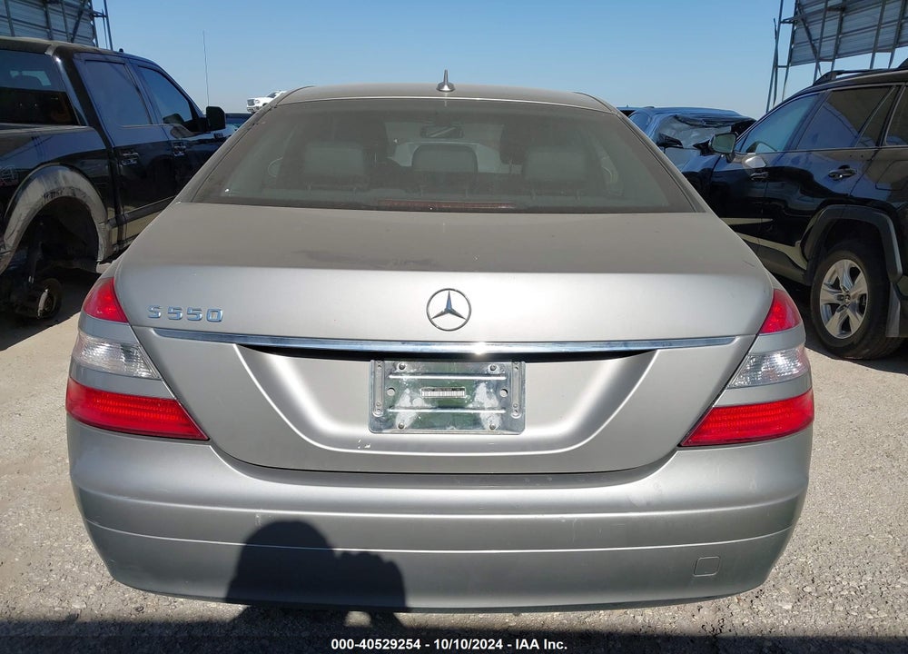 2008 MERCEDES-BENZ S 550 VIN: WDDNG71X58A151059