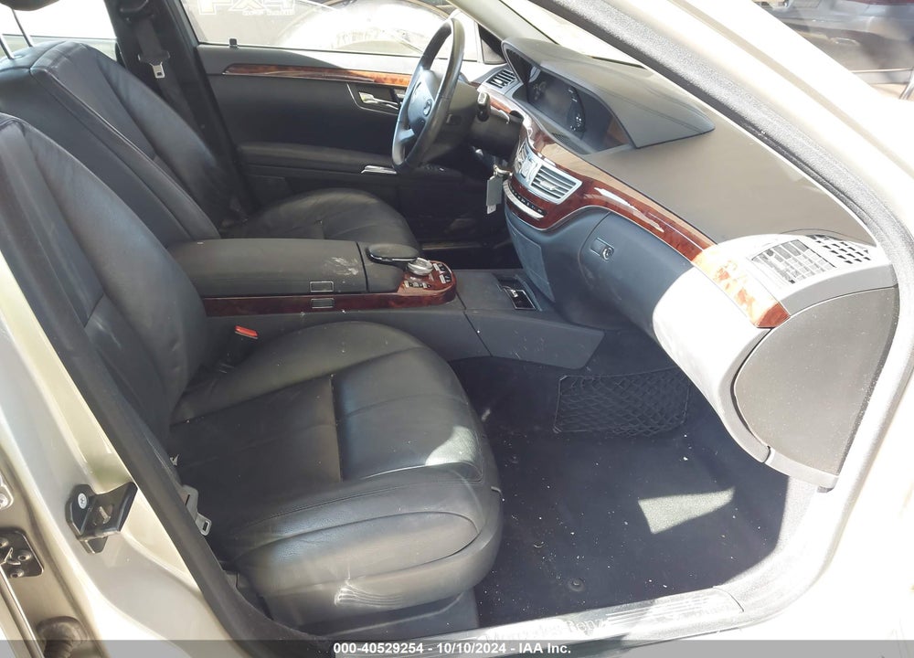 2008 MERCEDES-BENZ S 550 VIN: WDDNG71X58A151059
