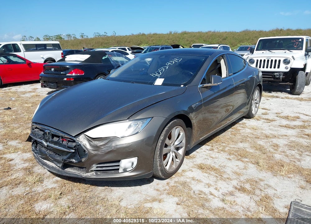 2015 TESLA MODEL S 70D/85D/P85D VIN: 5YJSA1H28FF082619