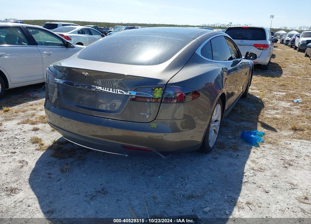 2015 TESLA MODEL S 70D/85D/P85D VIN: 5YJSA1H28FF082619