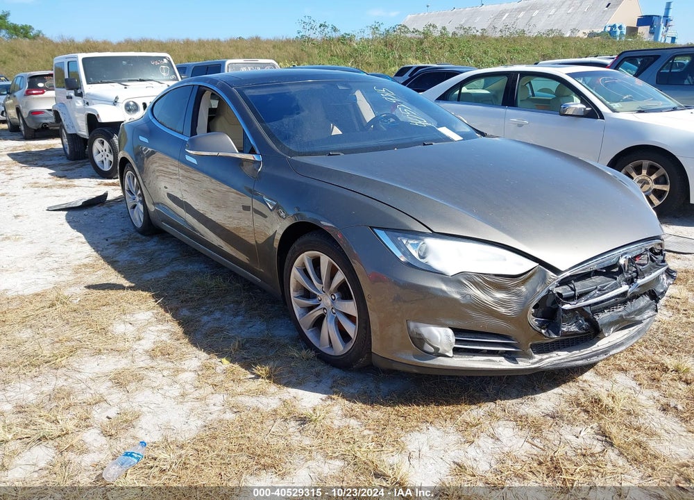 2015 TESLA MODEL S 70D/85D/P85D VIN: 5YJSA1H28FF082619