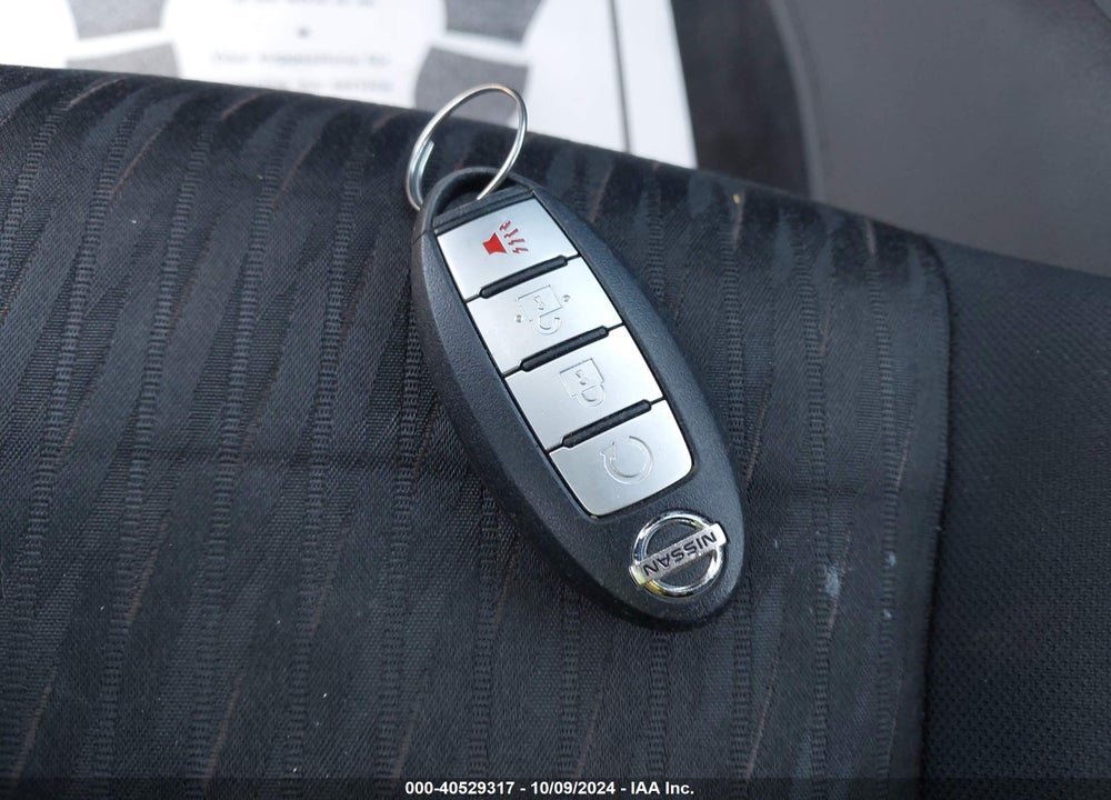 2017 NISSAN ROGUE SV VIN: KNMAT2MV0HP519288