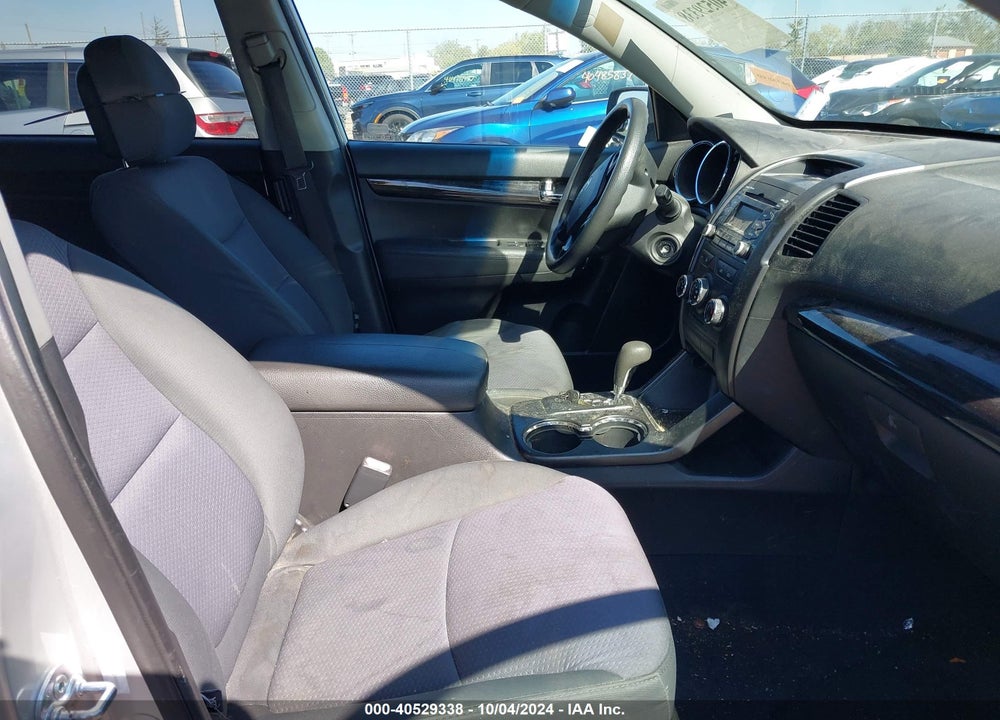 2012 KIA SORENTO LX VIN: 5XYKT3A11CG248412