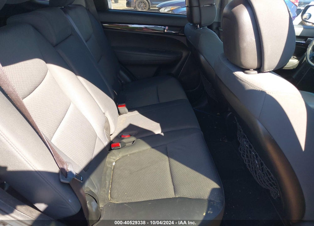 2012 KIA SORENTO LX VIN: 5XYKT3A11CG248412