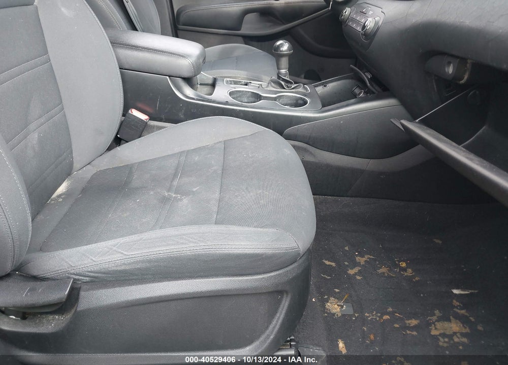 2016 KIA SORENTO 2.4L L VIN: 5XYPG4A30GG167313