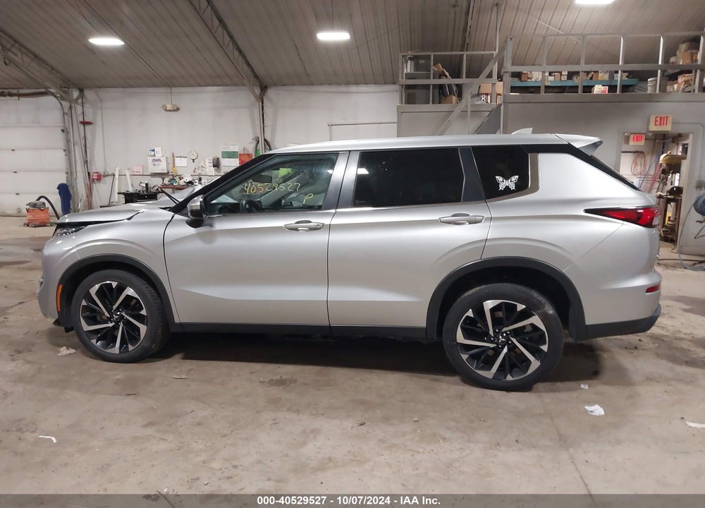 2022 MITSUBISHI OUTLANDER ES 2.5 VIN: JA4J4TA84NZ023552