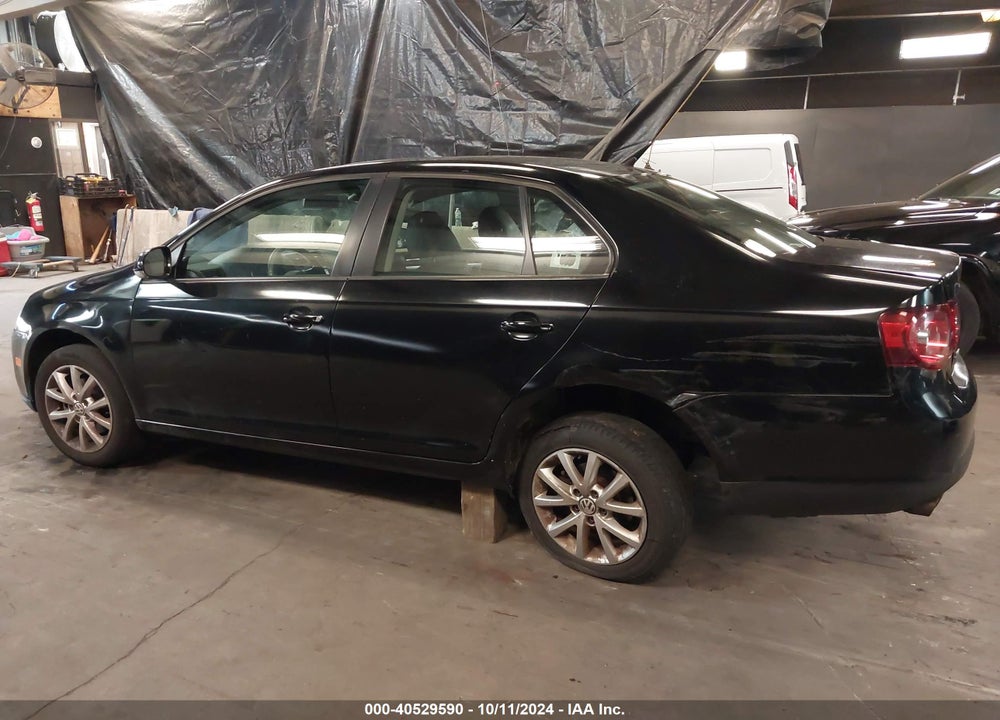 2010 VOLKSWAGEN JETTA LIMITED EDITION VIN: 3VWRZ7AJXAM157043