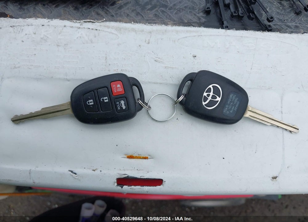 2015 TOYOTA COROLLA LE VIN: 5YFBURHE6FP365296