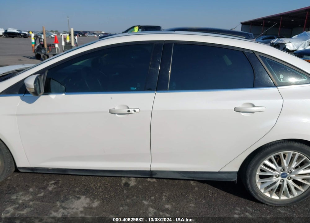 2017 FORD FOCUS TITANIUM VIN: 1FADP3J27HL212800