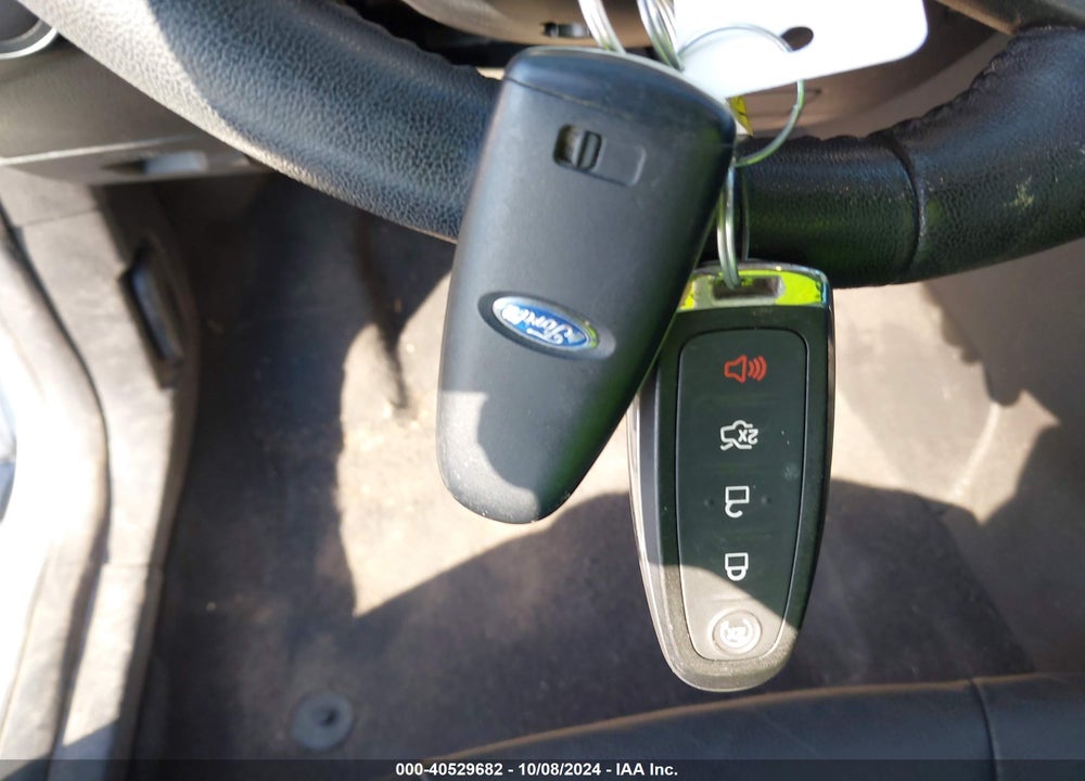 2017 FORD FOCUS TITANIUM VIN: 1FADP3J27HL212800
