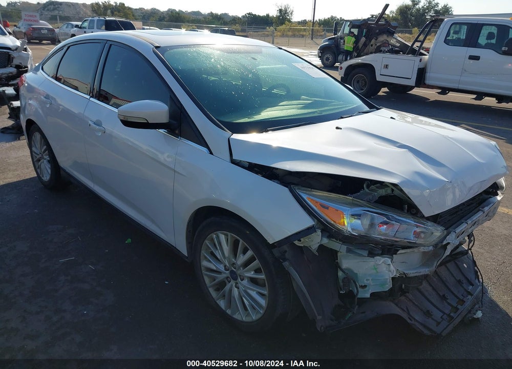 2017 FORD FOCUS TITANIUM VIN: 1FADP3J27HL212800