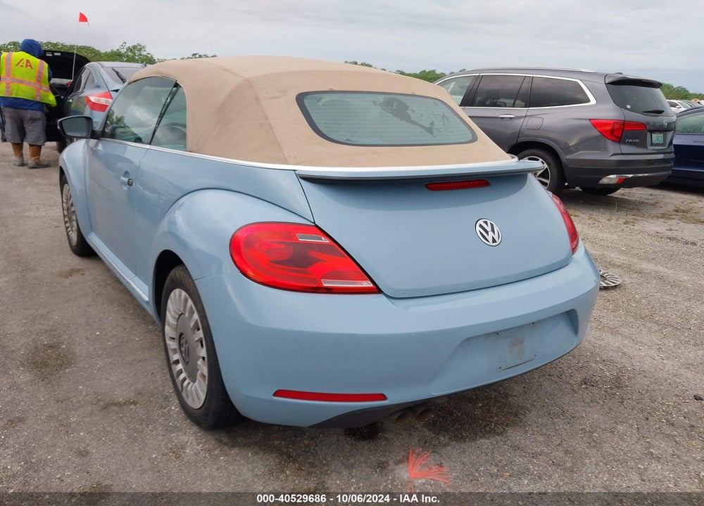2014 VOLKSWAGEN BEETLE 2.5L VIN: 3VW5X7AT1EM800116