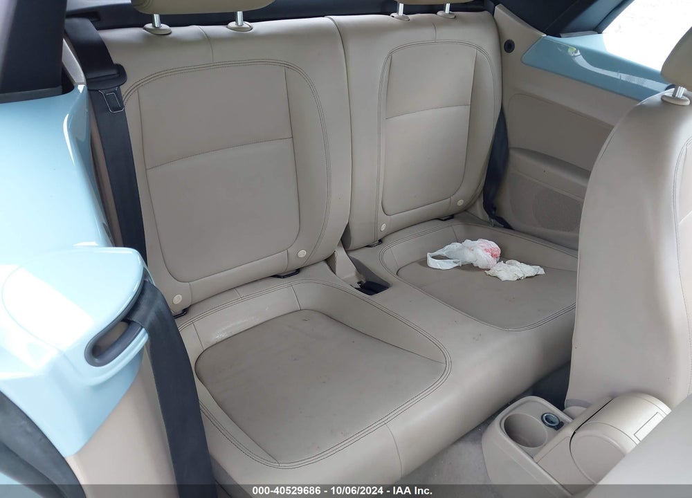 2014 VOLKSWAGEN BEETLE 2.5L VIN: 3VW5X7AT1EM800116