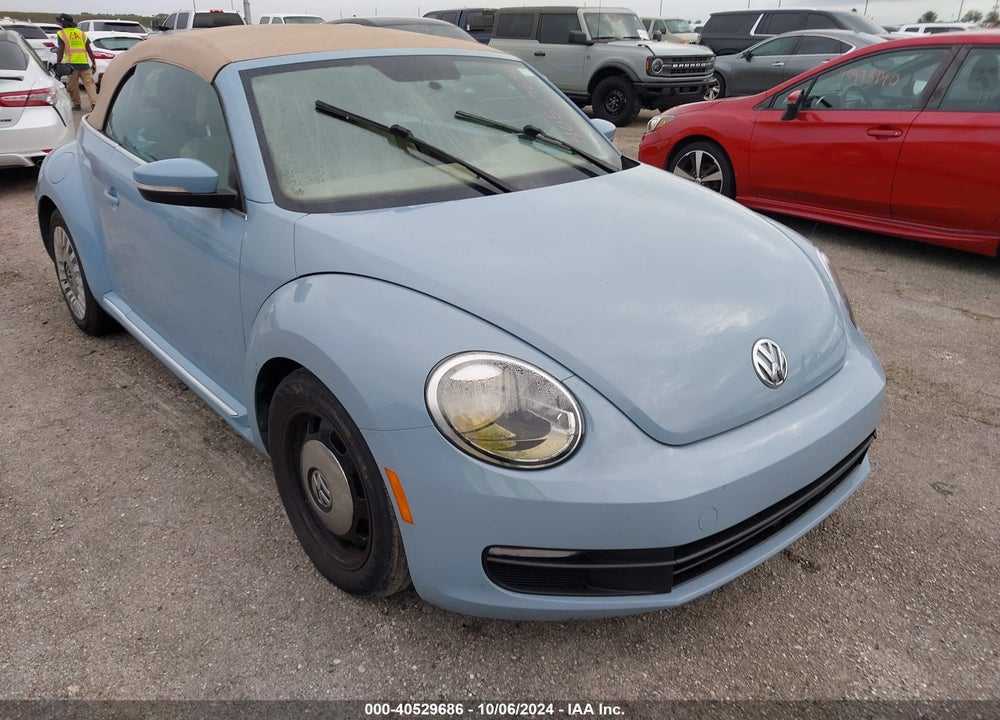 2014 VOLKSWAGEN BEETLE 2.5L VIN: 3VW5X7AT1EM800116
