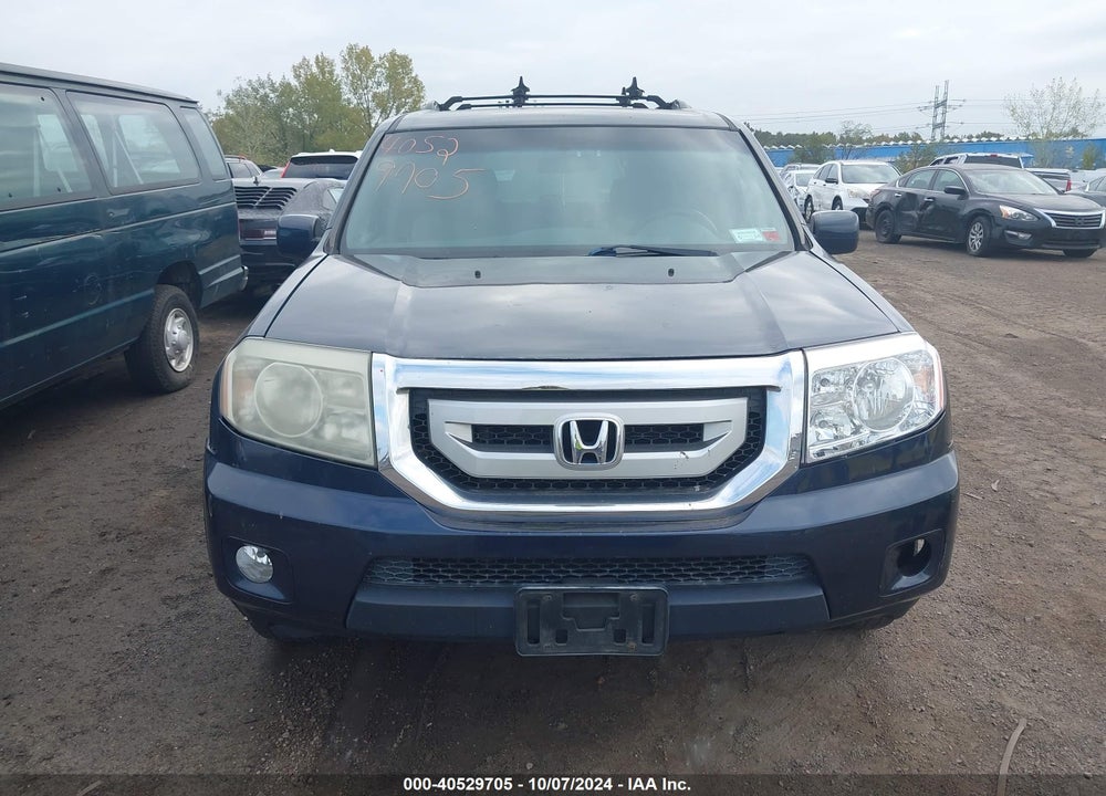 2011 HONDA PILOT EX VIN: 5FNYF4H47BB071359